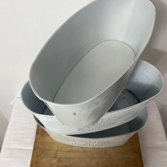 NEW Distressed Farmhouse White Metal Fleurs & Jardin - Picture 6 of 8